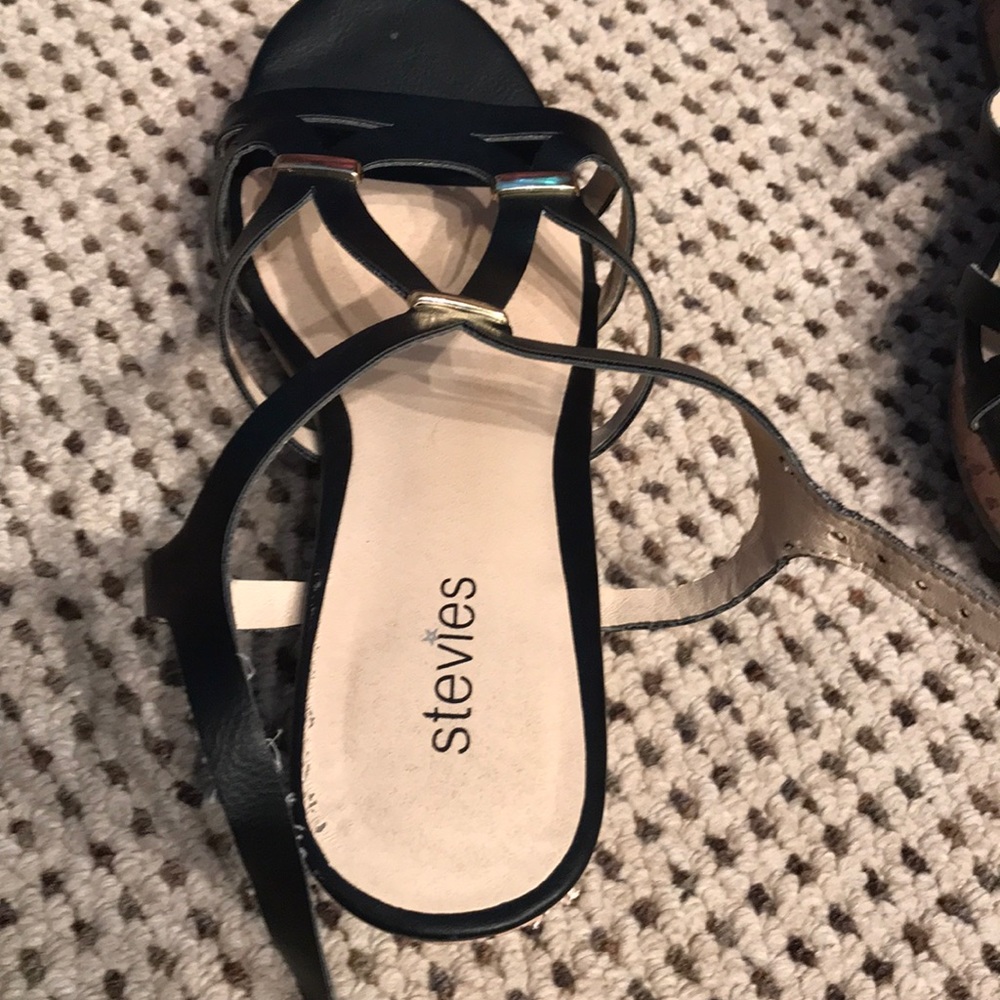 Shoes - Picture 5 of 8